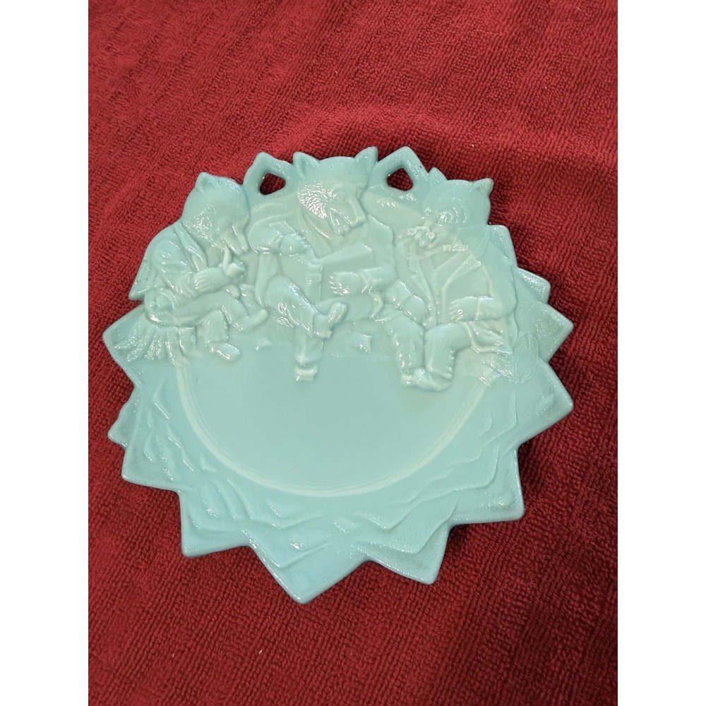 Vintage Westmoreland Glass Fox Plate Turquoise 3 Foxes Reading 7.25"